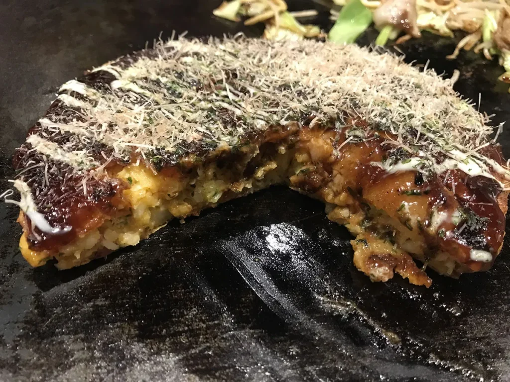 鉄板焼 源氏　黒豚のお好み焼き