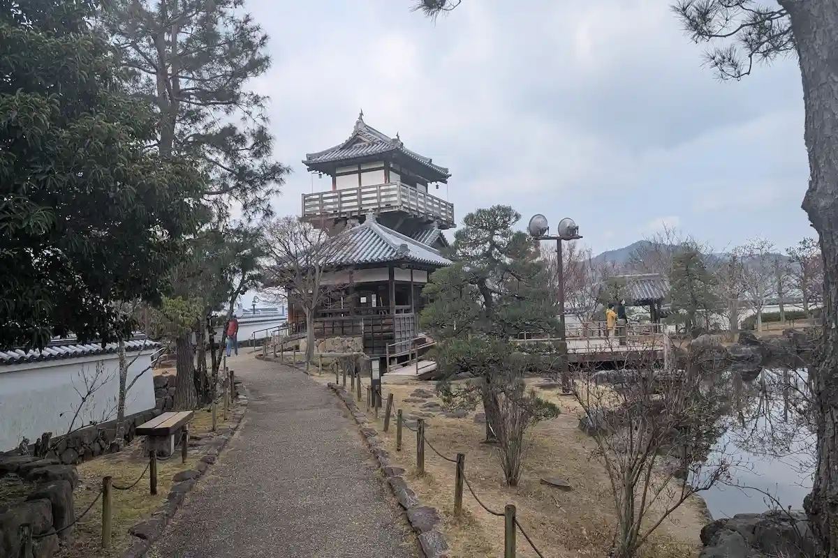 池田城跡公園で春イベント「バサラの宴」開催