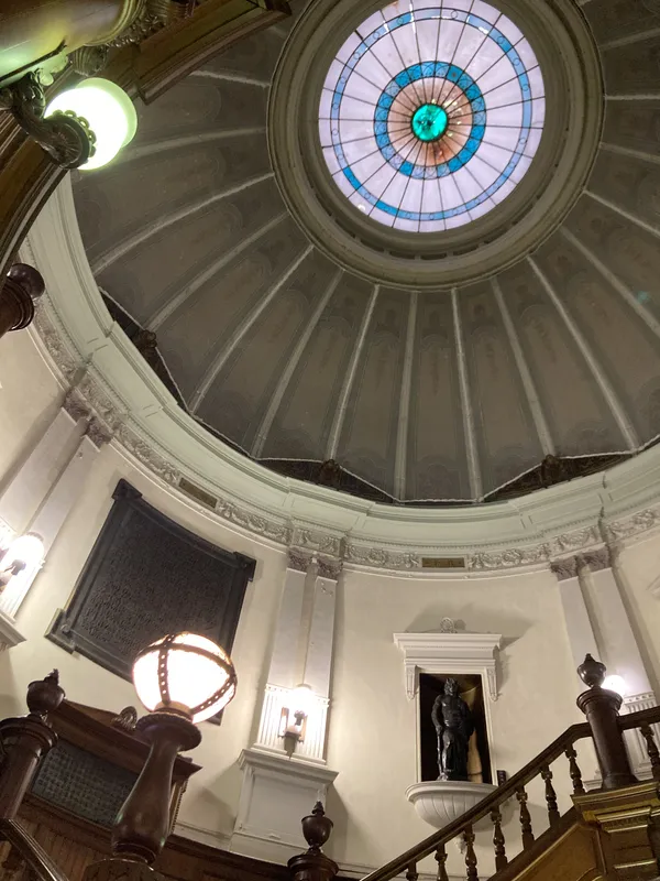 囲と囲曲　図書館本館天井