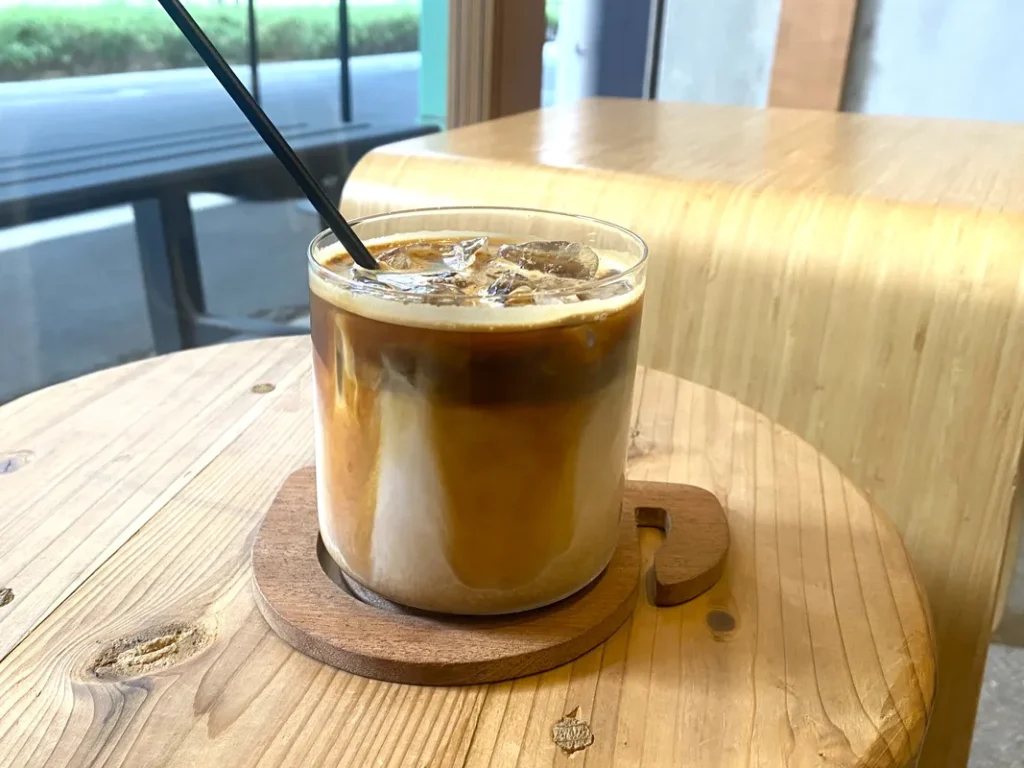 「リノアンドアイアコーヒー」の桜ラテ