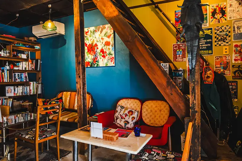 マタンゴ　ソファー席