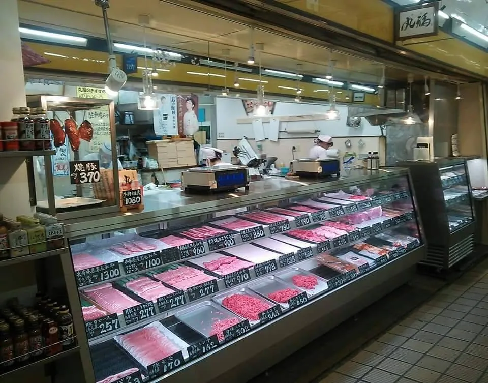 御影市場の肉屋の写真