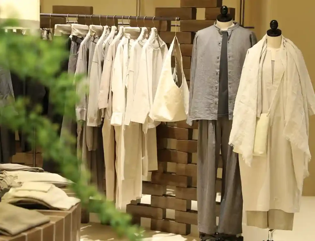 西宮ガーデンズevaの店頭