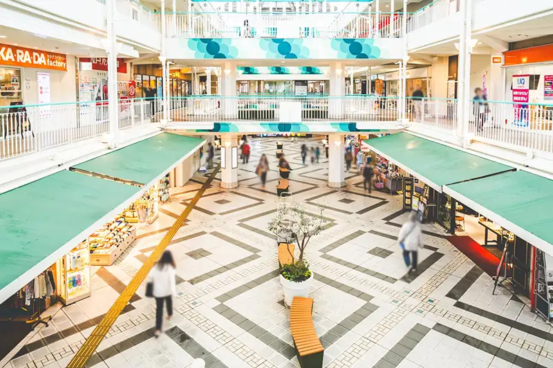 せんちゅうパル2F中央アーケード1