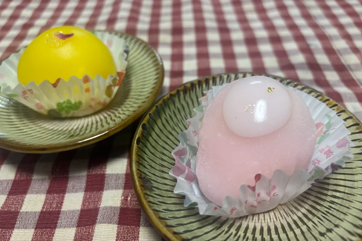 JR摂津本山駅すぐ「松竹堂神戸店」のフルーツ餅、今はさくらももいちご!