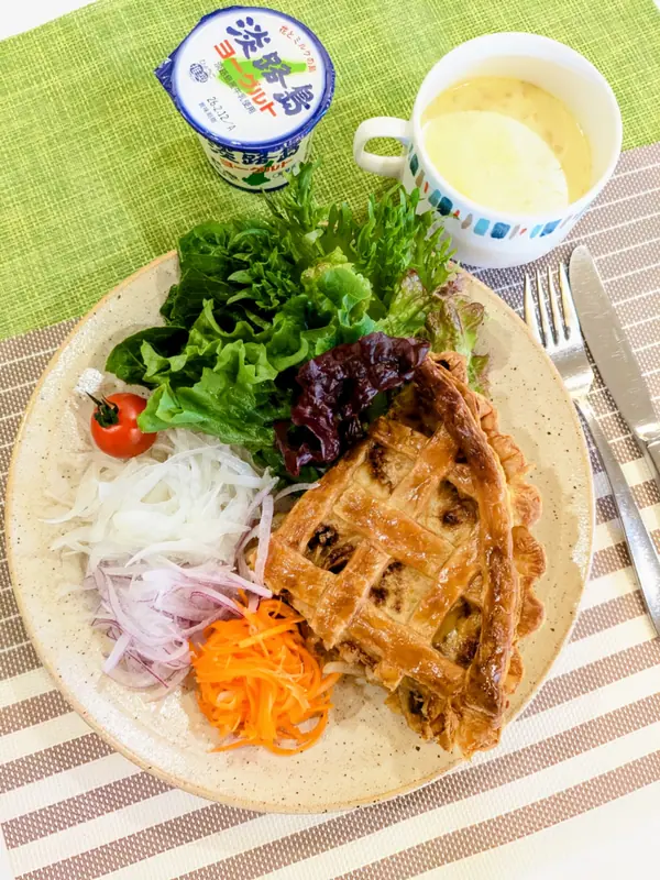 ピーターラビット™フラワーガーデン　　マグレガーおじさんのプレート