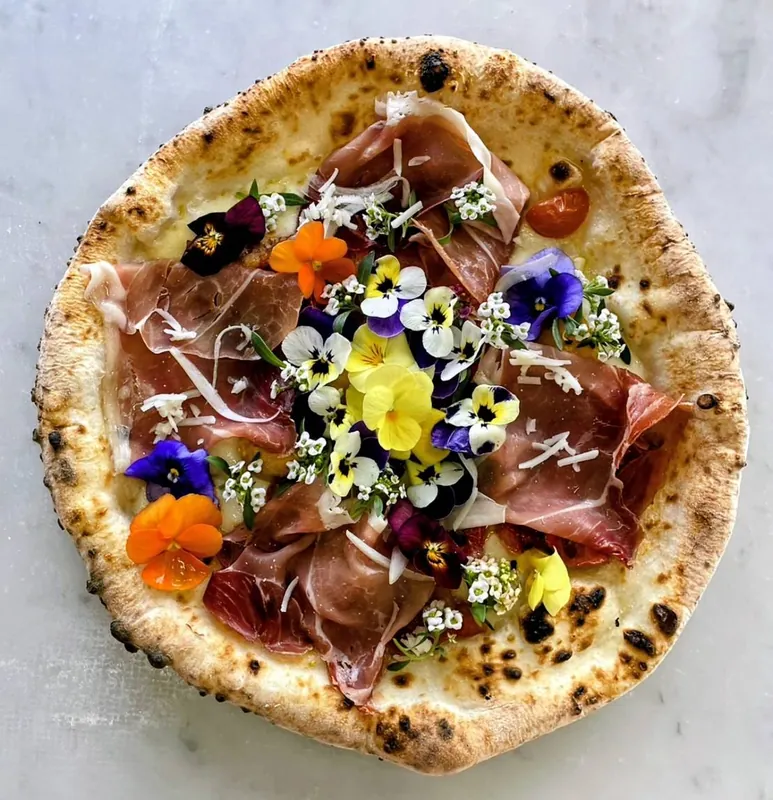 ピーターラビット™フラワーガーデン　フラワーガーデンピッツァ　