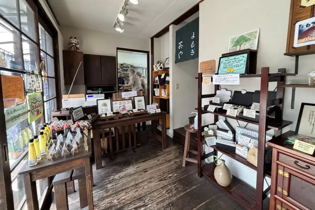 よもぎや　店内