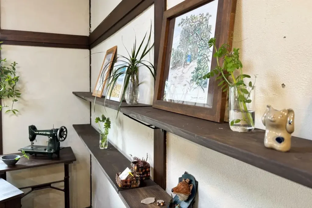 よもぎや　2階　カフェスペース　ギャラリー