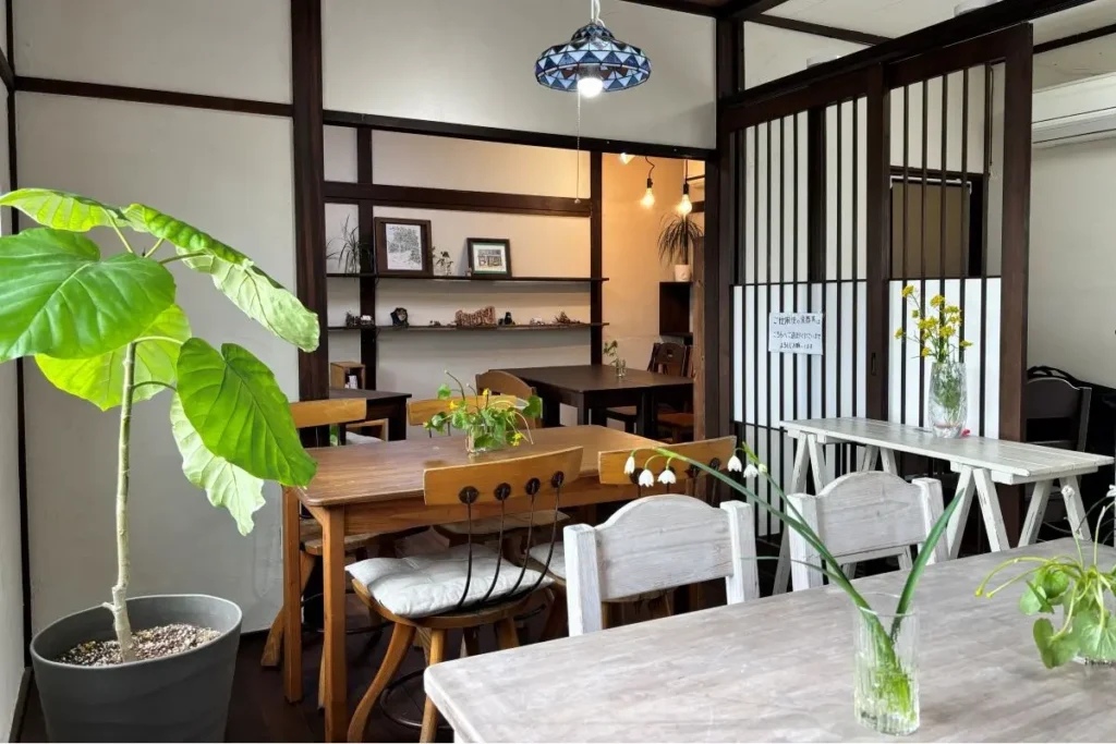 よもぎや　2階　カフェスペース