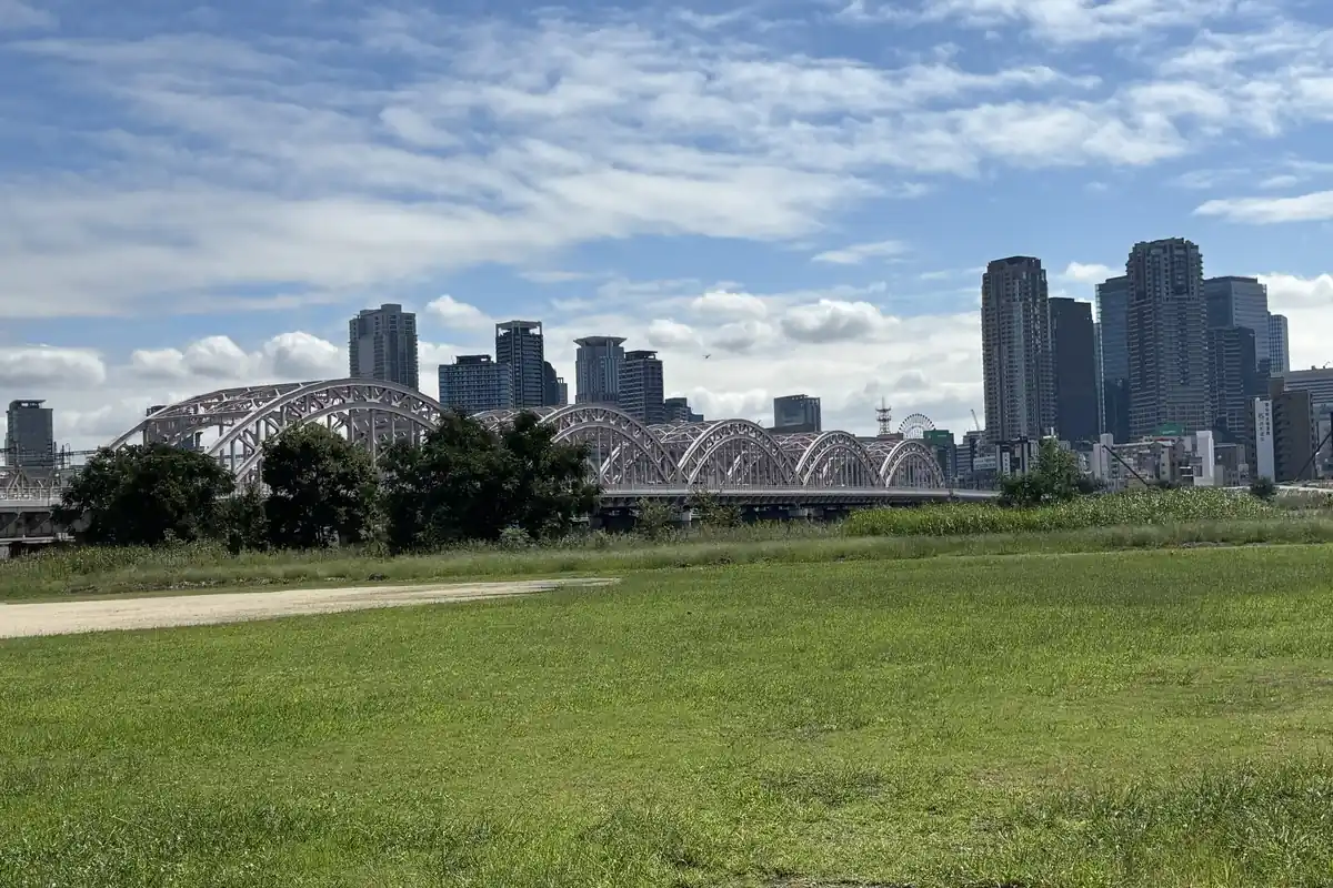 実は90年以上の大ベテラン！ 淀川と大阪市街地を繋ぐ十三大橋を歩いてみた
