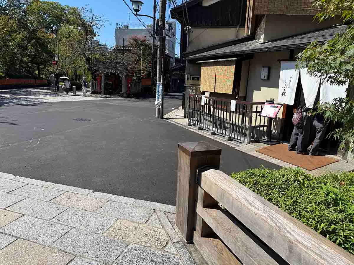 石畳撤去工事が進んでる！祇園白川。2027年3月中旬まで。ぎをん小森あたり